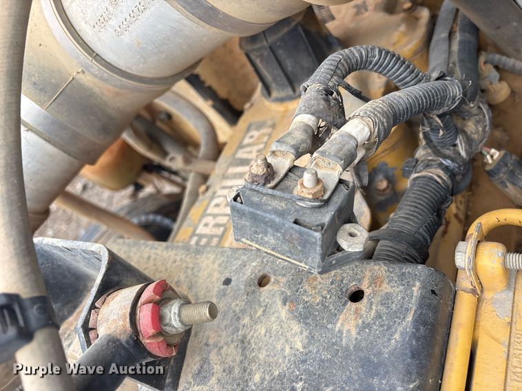 image for item OB9689 2001 Peterbilt 330 water truck