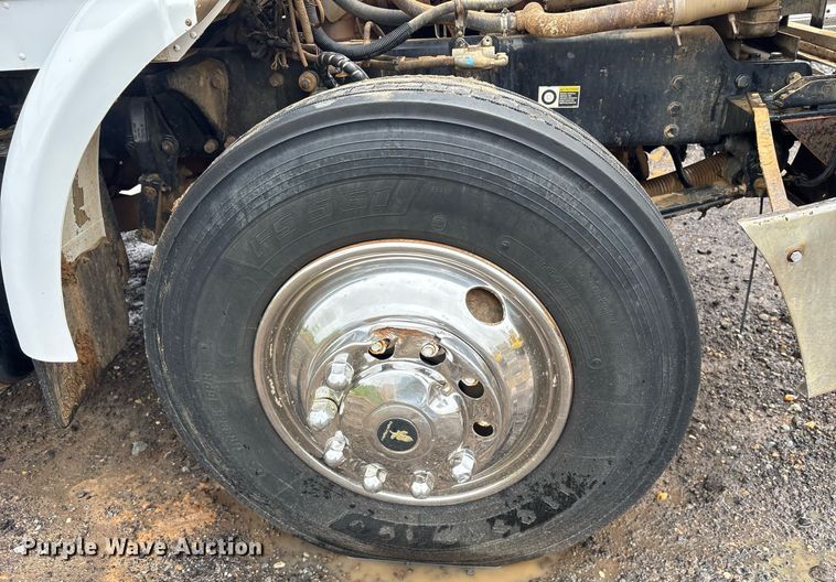 image for item OB9689 2001 Peterbilt 330 water truck