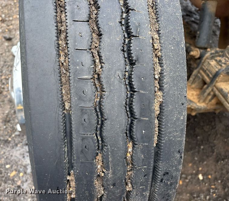 image for item OB9689 2001 Peterbilt 330 water truck