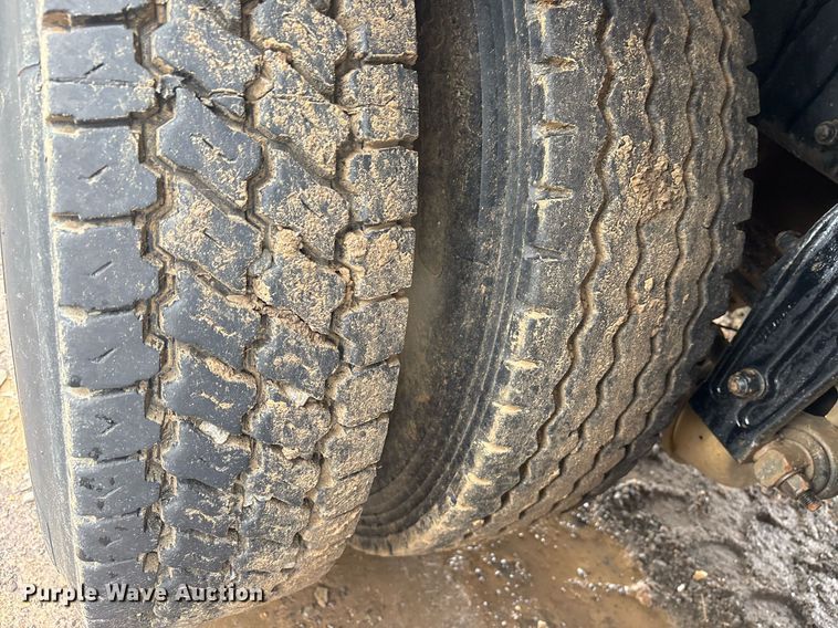 image for item OB9689 2001 Peterbilt 330 water truck