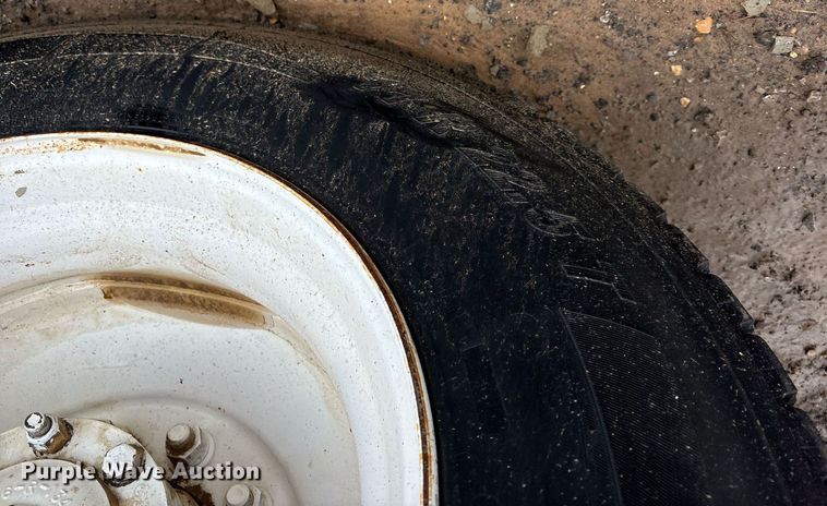 image for item OB9689 2001 Peterbilt 330 water truck