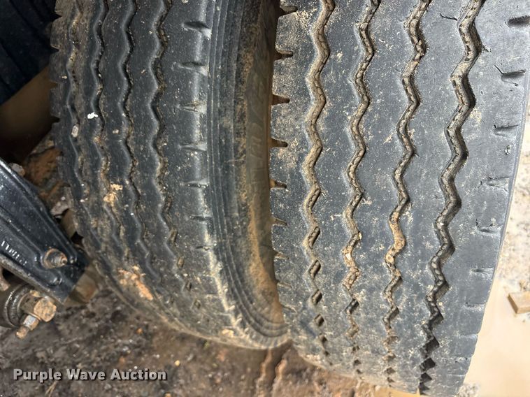 image for item OB9689 2001 Peterbilt 330 water truck