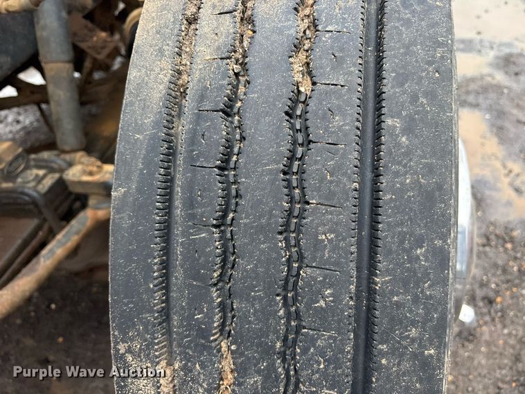 image for item OB9689 2001 Peterbilt 330 water truck