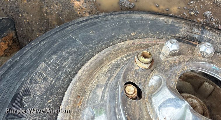 image for item OB9689 2001 Peterbilt 330 water truck