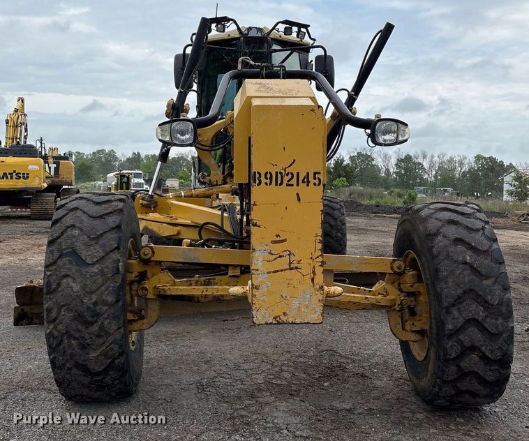 image for item OB9690 2010 Caterpillar 140M motor grader