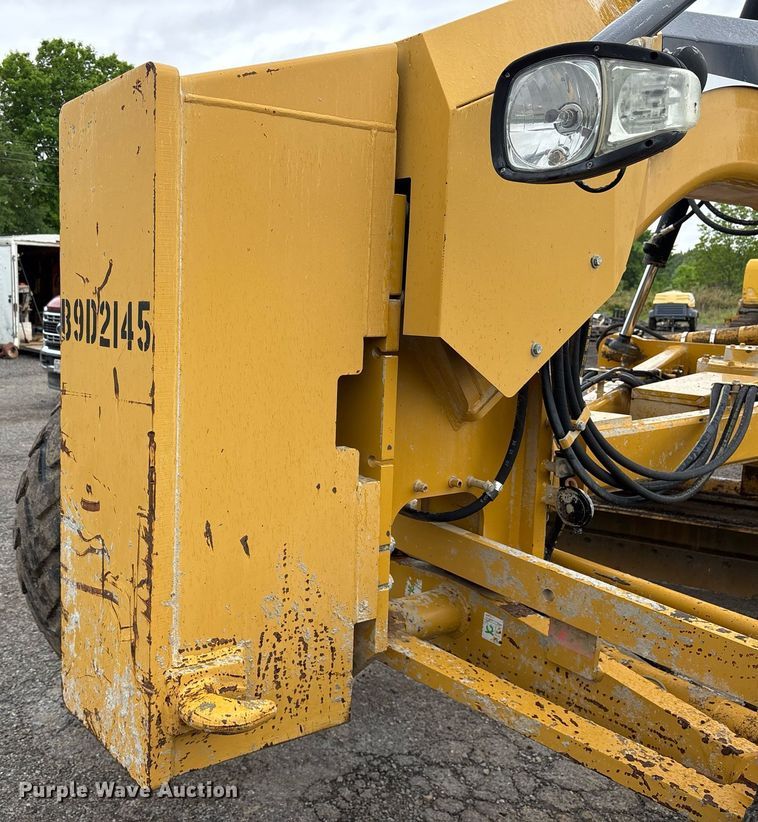 image for item OB9690 2010 Caterpillar 140M motor grader