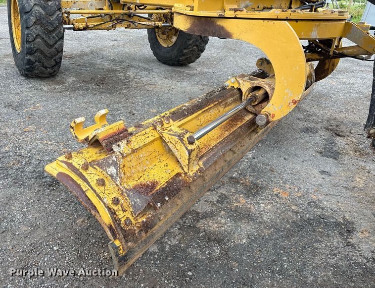 image for item OB9690 2010 Caterpillar 140M motor grader