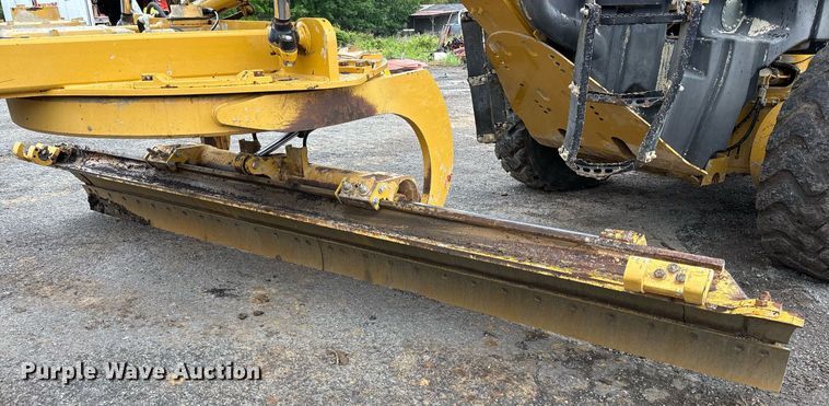 image for item OB9690 2010 Caterpillar 140M motor grader