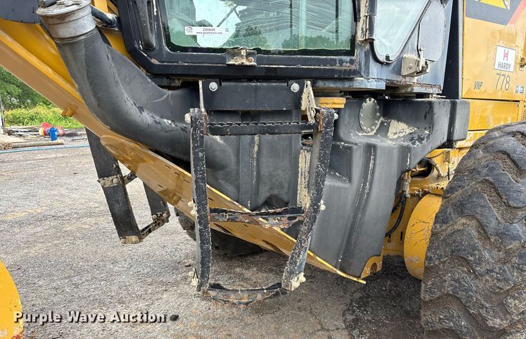 image for item OB9690 2010 Caterpillar 140M motor grader