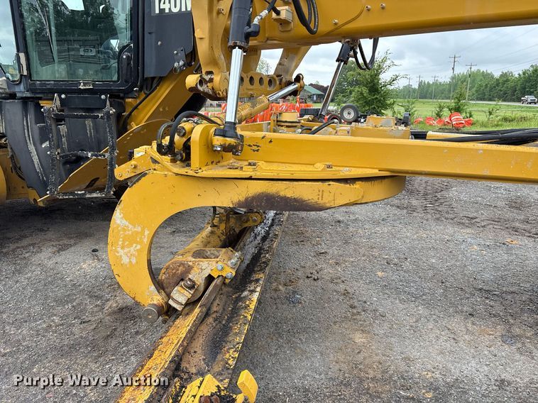 image for item OB9690 2010 Caterpillar 140M motor grader