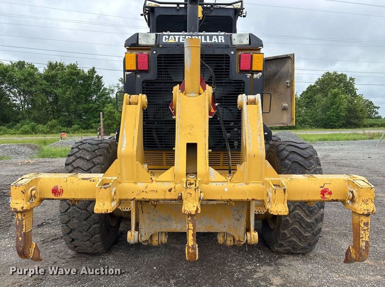 image for item OB9690 2010 Caterpillar 140M motor grader