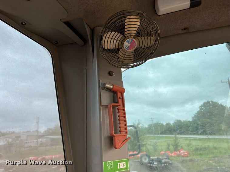 image for item OB9690 2010 Caterpillar 140M motor grader