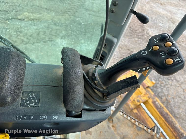 image for item OB9690 2010 Caterpillar 140M motor grader