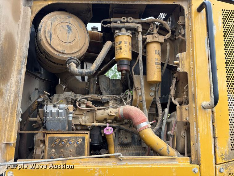 image for item OB9690 2010 Caterpillar 140M motor grader