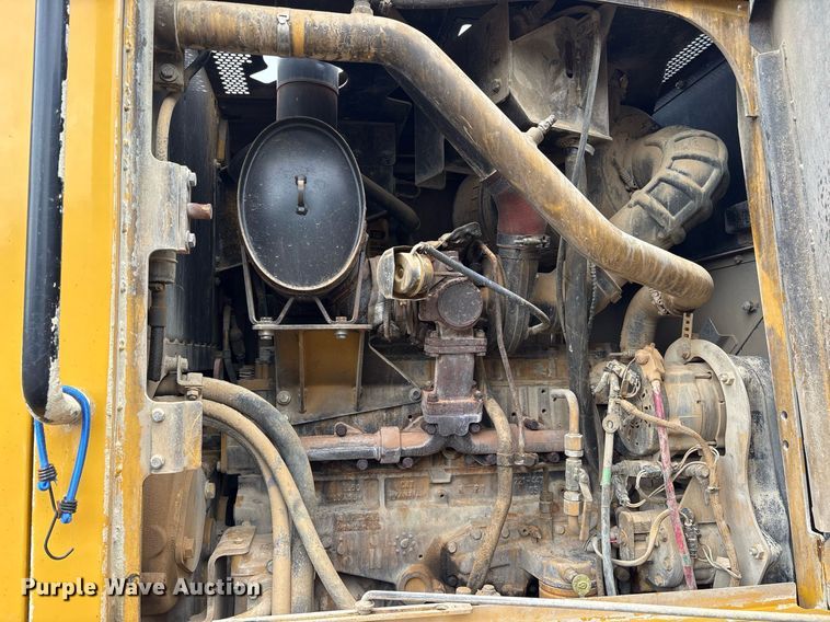 image for item OB9690 2010 Caterpillar 140M motor grader