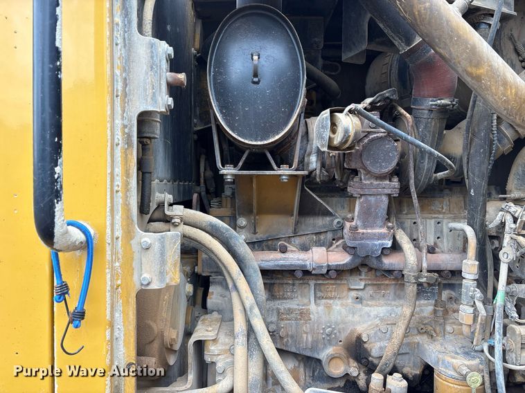 image for item OB9690 2010 Caterpillar 140M motor grader