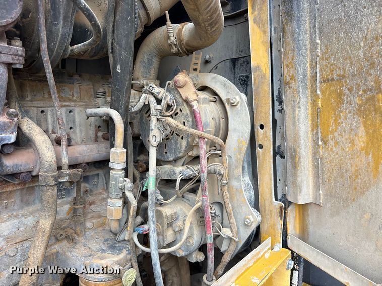image for item OB9690 2010 Caterpillar 140M motor grader