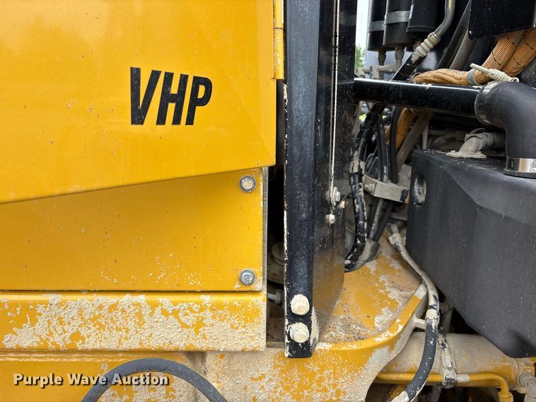 image for item OB9690 2010 Caterpillar 140M motor grader