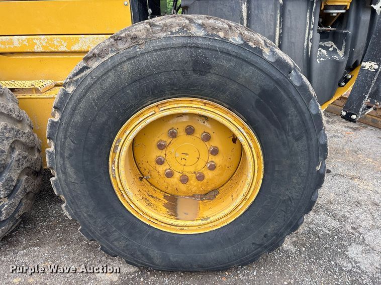 image for item OB9690 2010 Caterpillar 140M motor grader