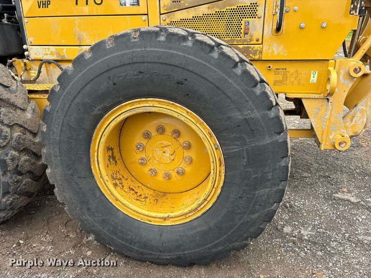 image for item OB9690 2010 Caterpillar 140M motor grader