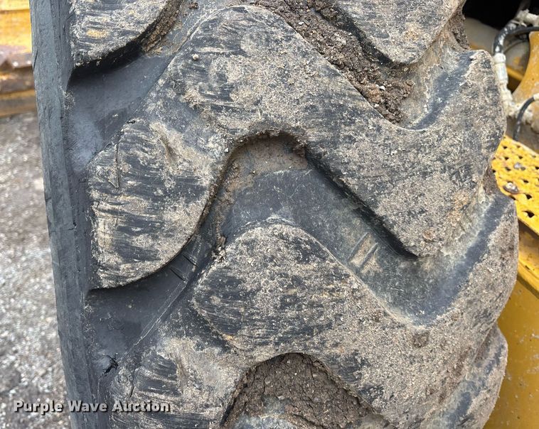 image for item OB9690 2010 Caterpillar 140M motor grader