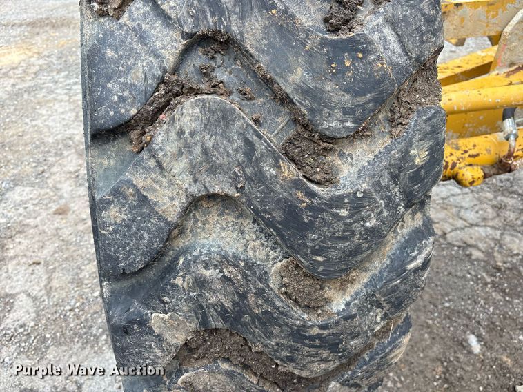 image for item OB9690 2010 Caterpillar 140M motor grader