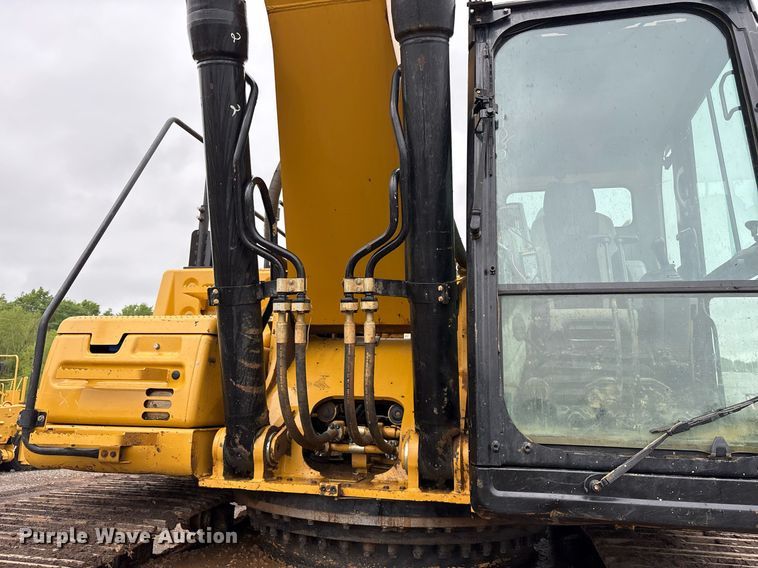 image for item OB9692 2018 Caterpillar 336F excavator