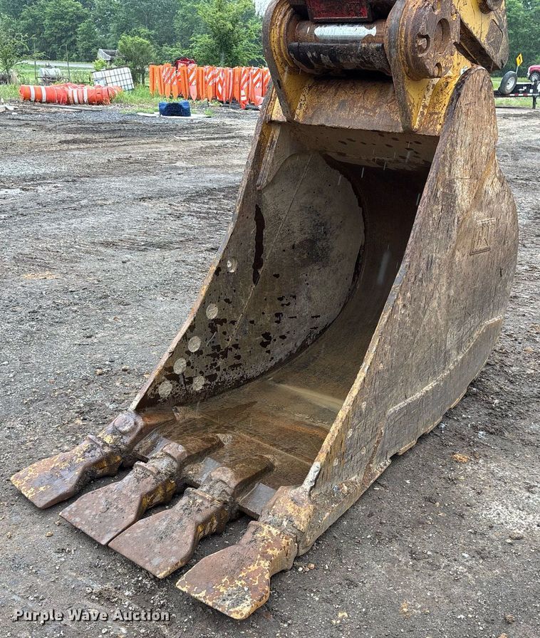 image for item OB9692 2018 Caterpillar 336F excavator