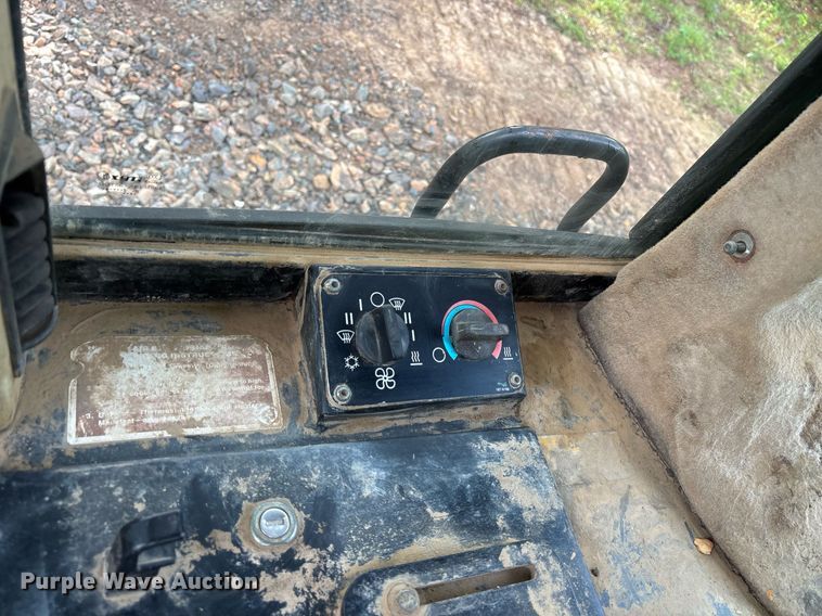 image for item OB9695 2001 Caterpillar 963C track loader