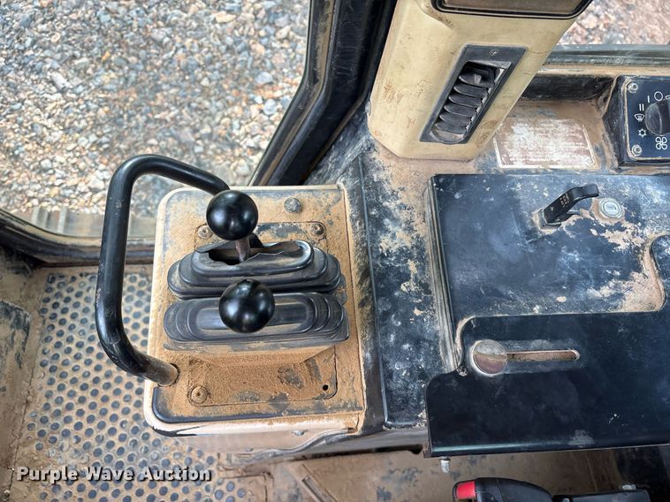 image for item OB9695 2001 Caterpillar 963C track loader