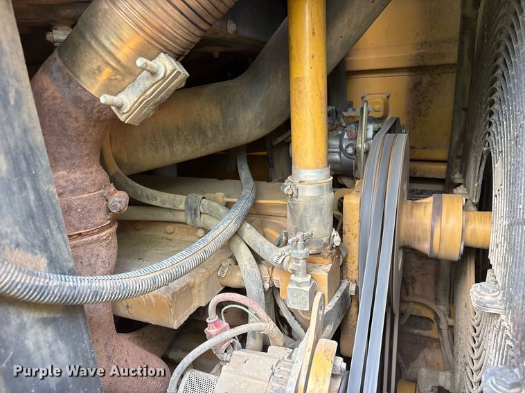 image for item OB9695 2001 Caterpillar 963C track loader