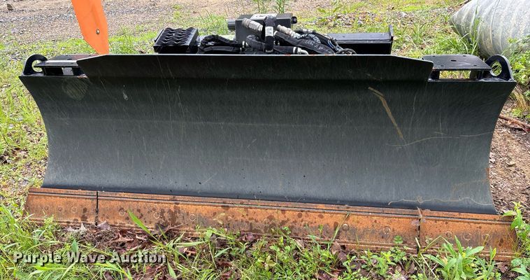 image for item OB9696 2022 Caterpillar Build 01A skid steer dozer blade