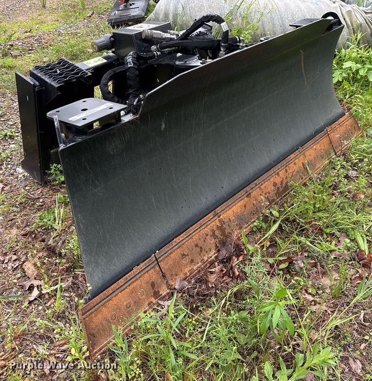 image for item OB9696 2022 Caterpillar Build 01A skid steer dozer blade