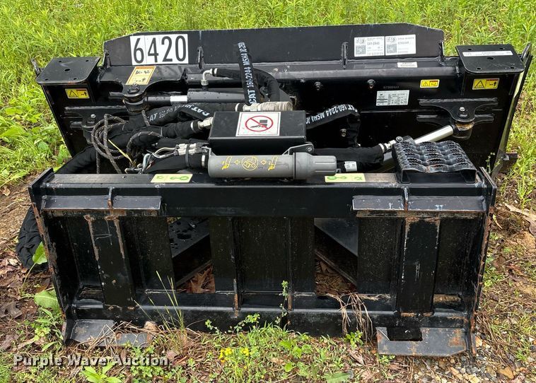 image for item OB9696 2022 Caterpillar Build 01A skid steer dozer blade