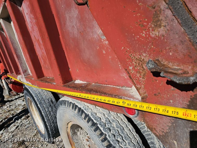 image for item OJ9145 1986 Ford LT9000 dump truck