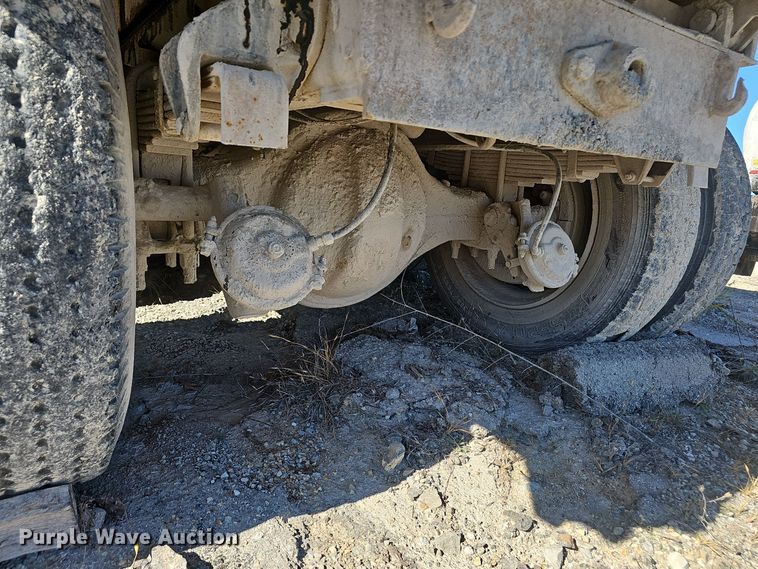 image for item OJ9145 1986 Ford LT9000 dump truck