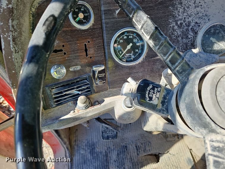 image for item OJ9145 1986 Ford LT9000 dump truck