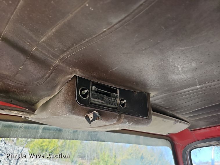 image for item OJ9145 1986 Ford LT9000 dump truck