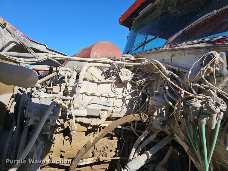 image for item OJ9145 1986 Ford LT9000 dump truck