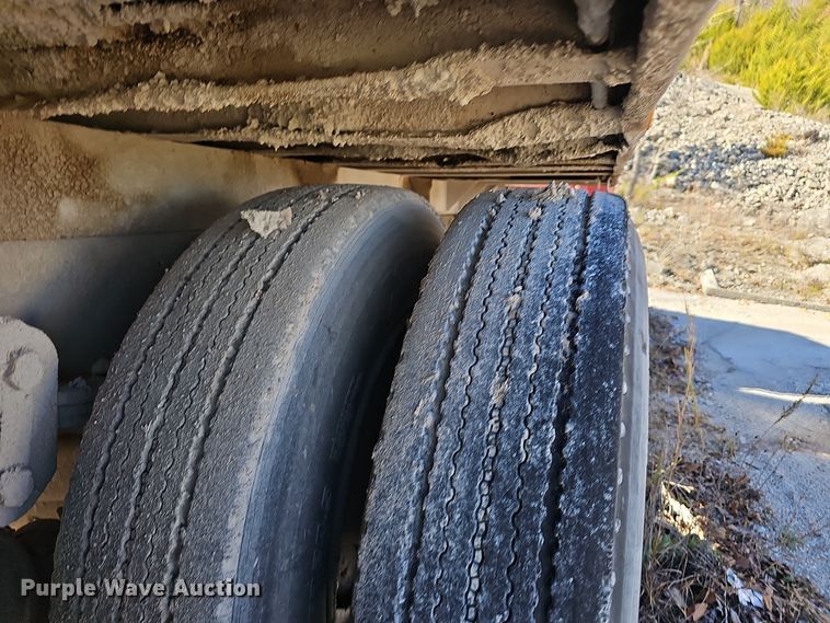 image for item OJ9145 1986 Ford LT9000 dump truck