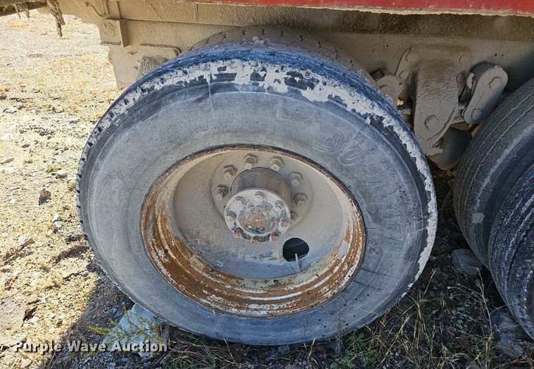 image for item OJ9145 1986 Ford LT9000 dump truck