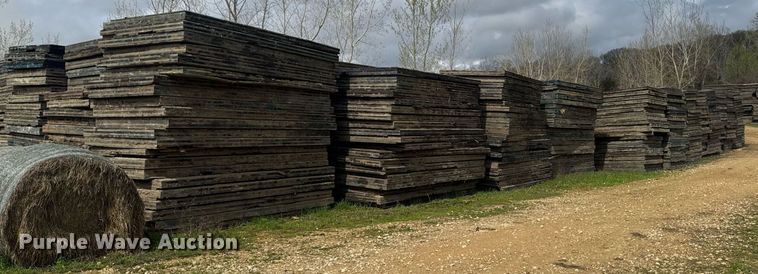 image for item ZA0596 (15) crane mats 