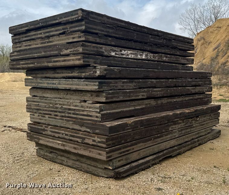 image for item ZA0598 (15) crane mats 