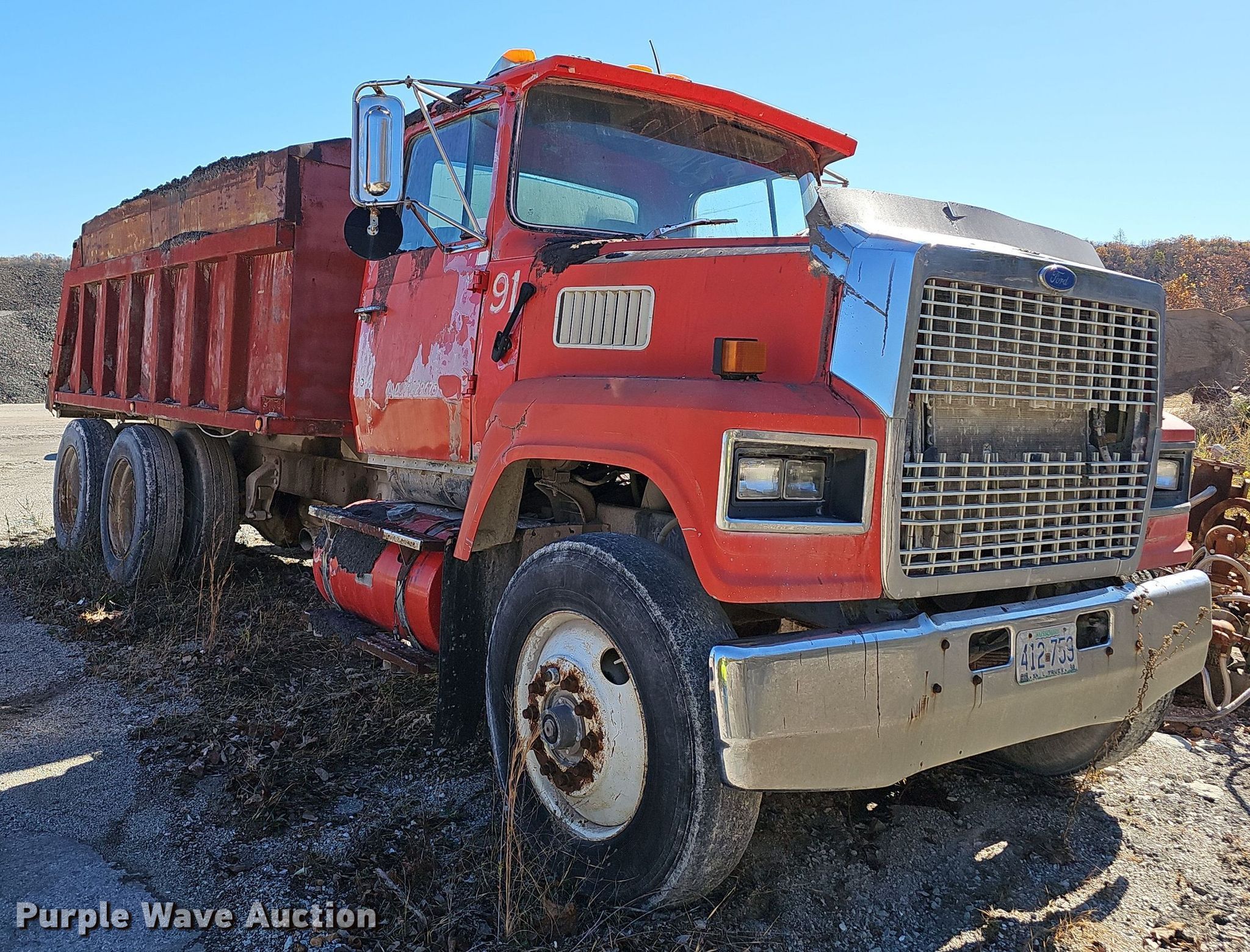 1986 Ford LT9000 dump truck in Hollister, MO | Item OJ9145