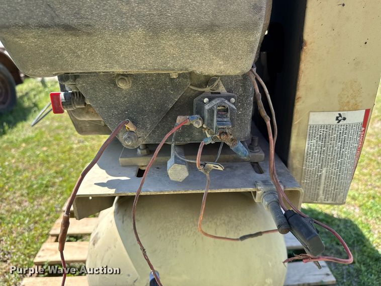 image for item DO0885 Ingersoll Rand 2475F12.5G air compressor