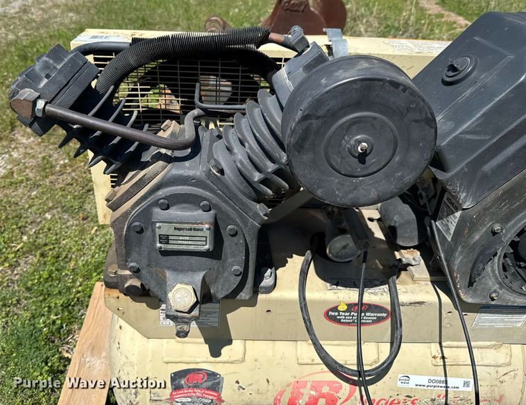 image for item DO0885 Ingersoll Rand 2475F12.5G air compressor