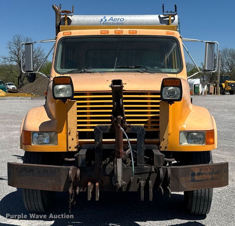 image for item DO0888 1996 International 4900 Crew Cab dump truck