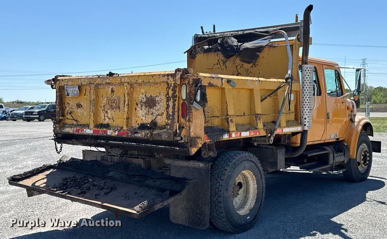 image for item DO0888 1996 International 4900 Crew Cab dump truck