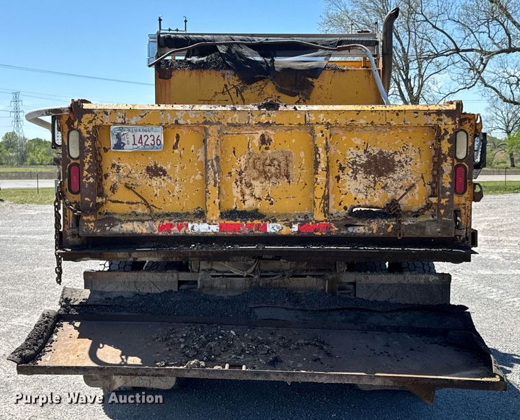 image for item DO0888 1996 International 4900 Crew Cab dump truck