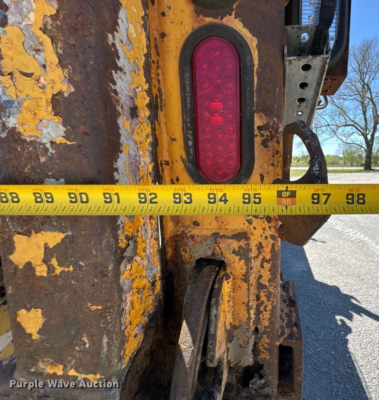 image for item DO0888 1996 International 4900 Crew Cab dump truck